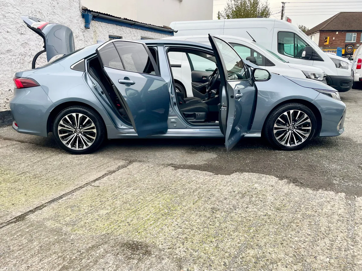 Toyota Corolla Saloon, Petrol Hybrid, 2025, Grey