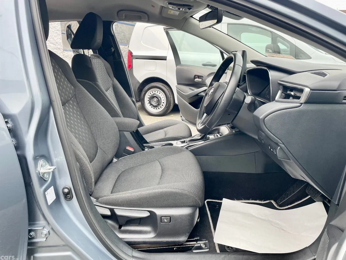 Toyota Corolla Saloon, Petrol Hybrid, 2025, Grey