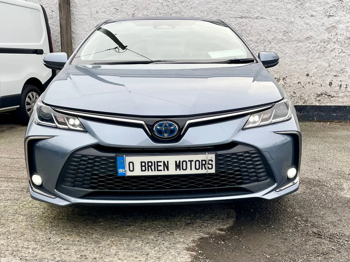 Toyota Corolla Saloon, Petrol Hybrid, 2025, Grey