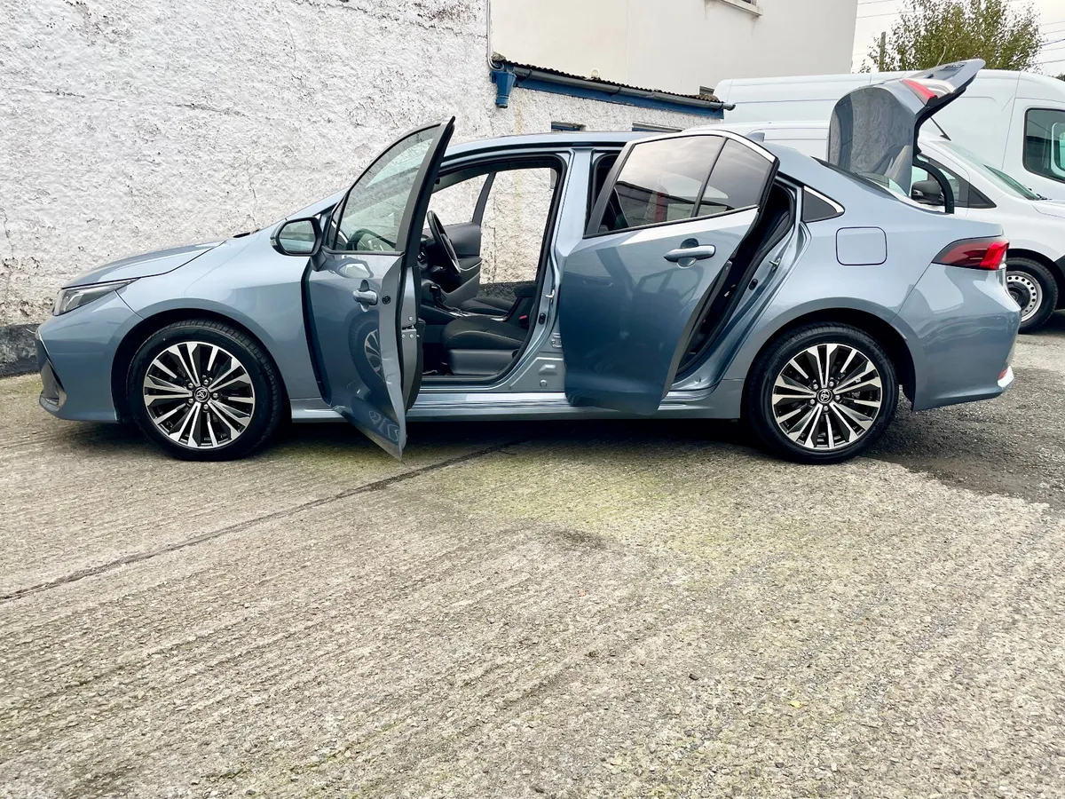 Toyota Corolla Saloon, Petrol Hybrid, 2025, Grey