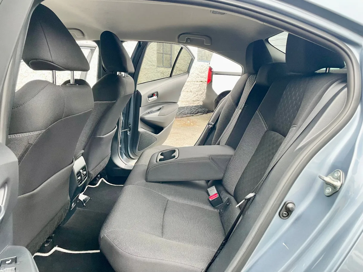 Toyota Corolla Saloon, Petrol Hybrid, 2025, Grey