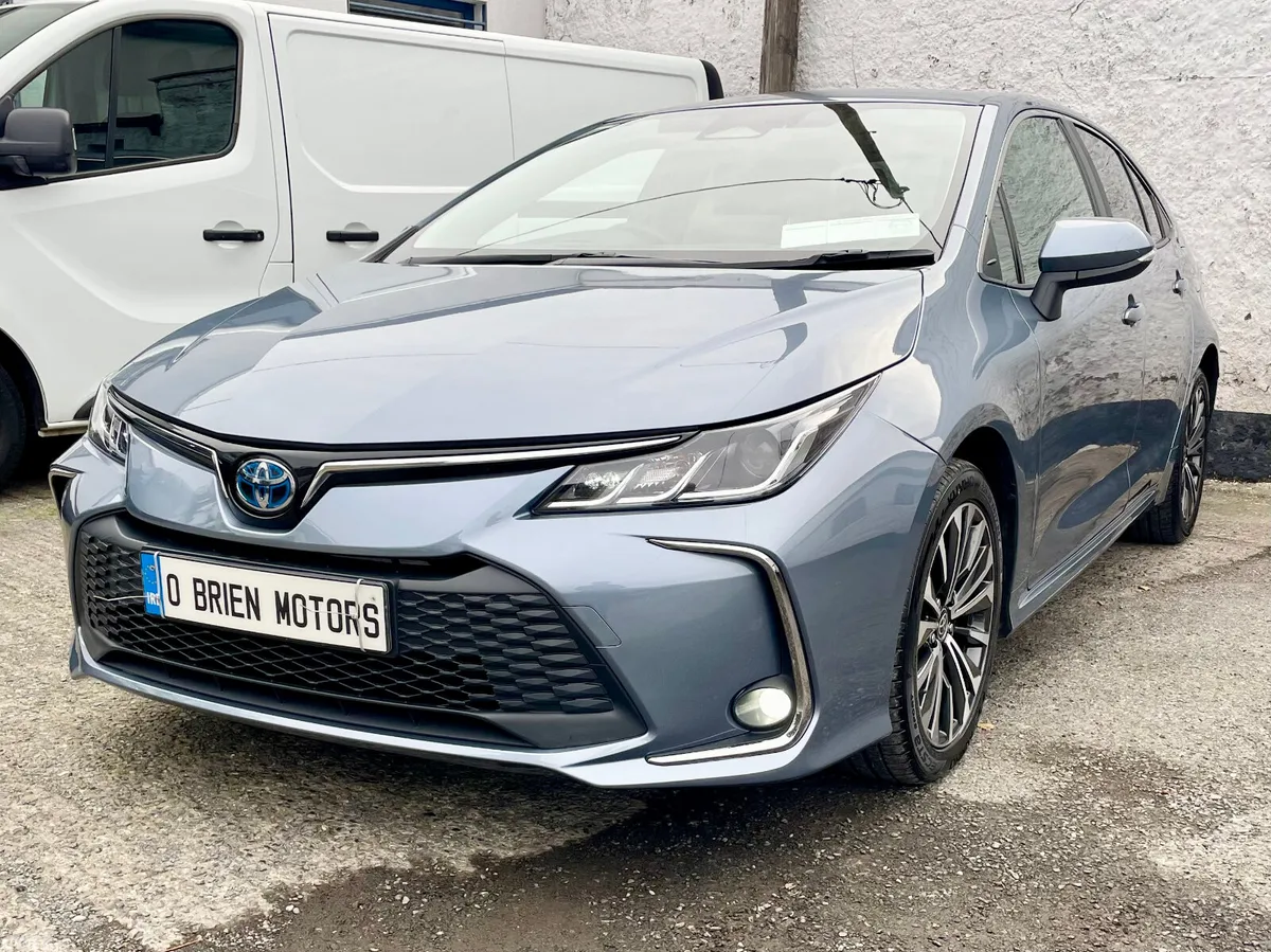 Toyota Corolla Saloon, Petrol Hybrid, 2025, Grey