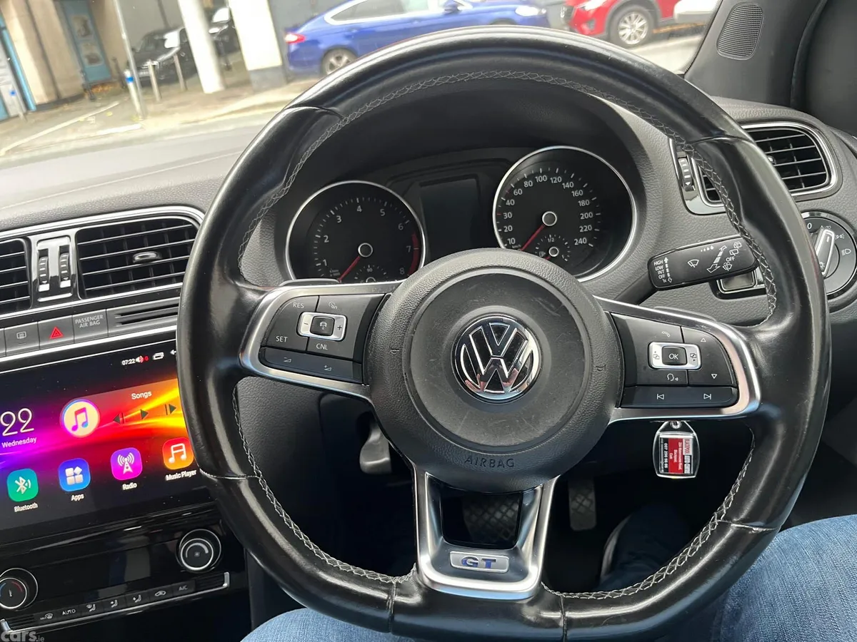 Volkswagen Polo Hatchback, Petrol, 2015, White