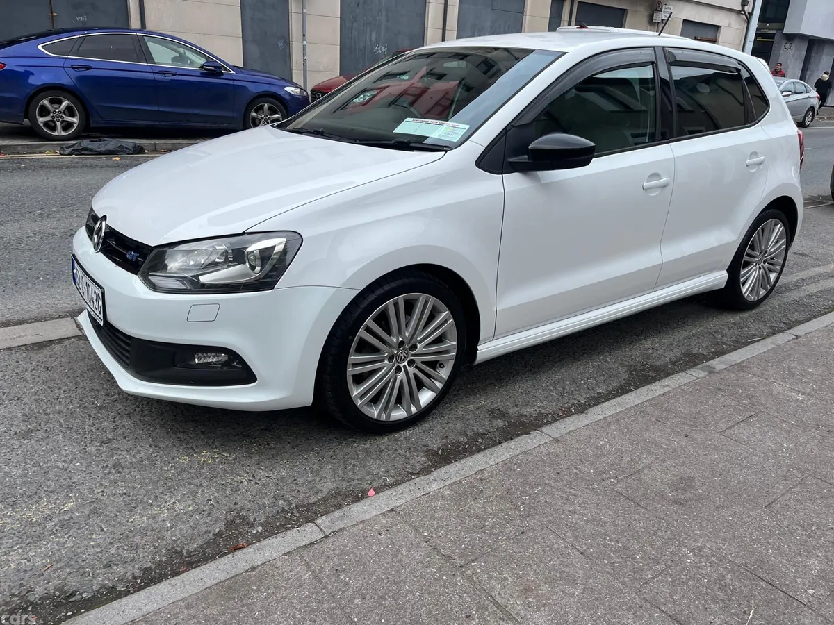 Volkswagen Polo Hatchback, Petrol, 2015, White
