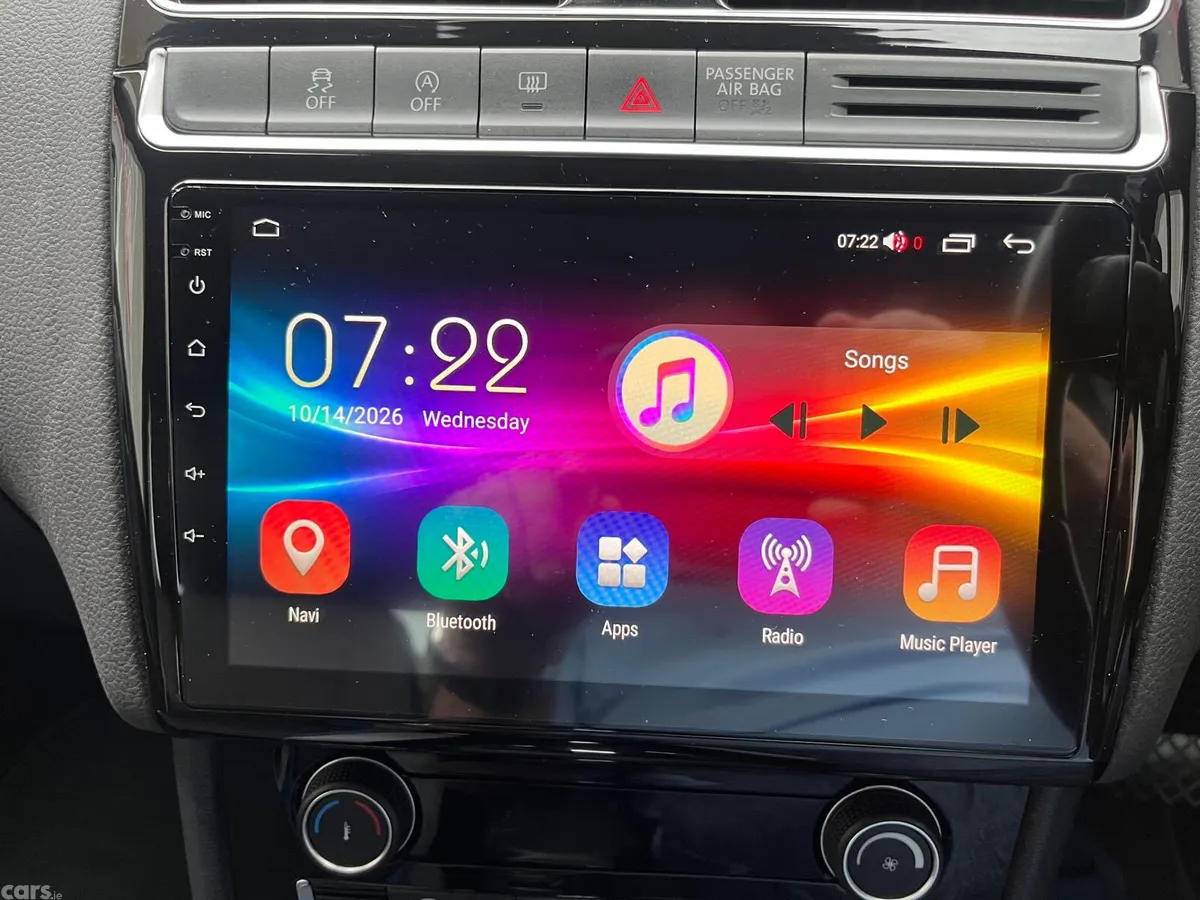 Volkswagen Polo Hatchback, Petrol, 2015, White