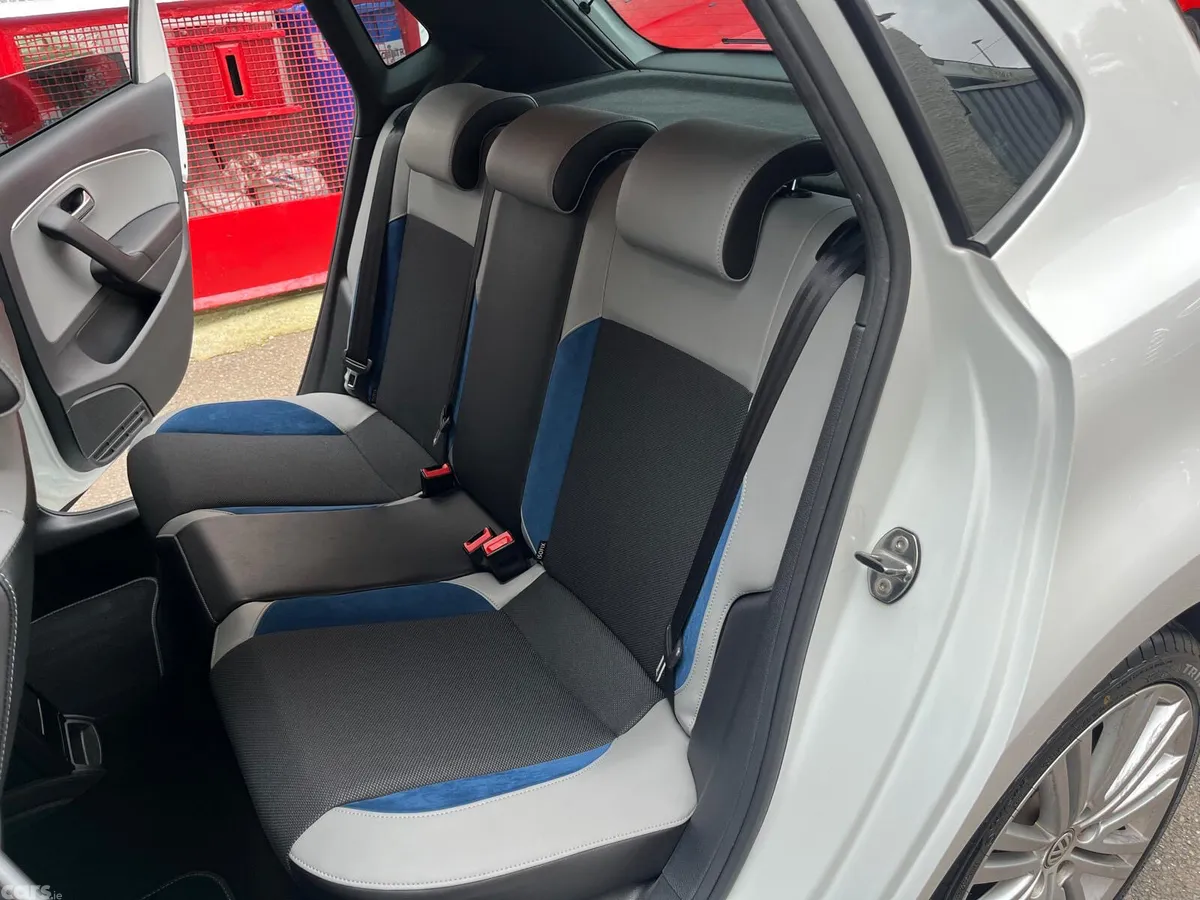 Volkswagen Polo Hatchback, Petrol, 2015, White