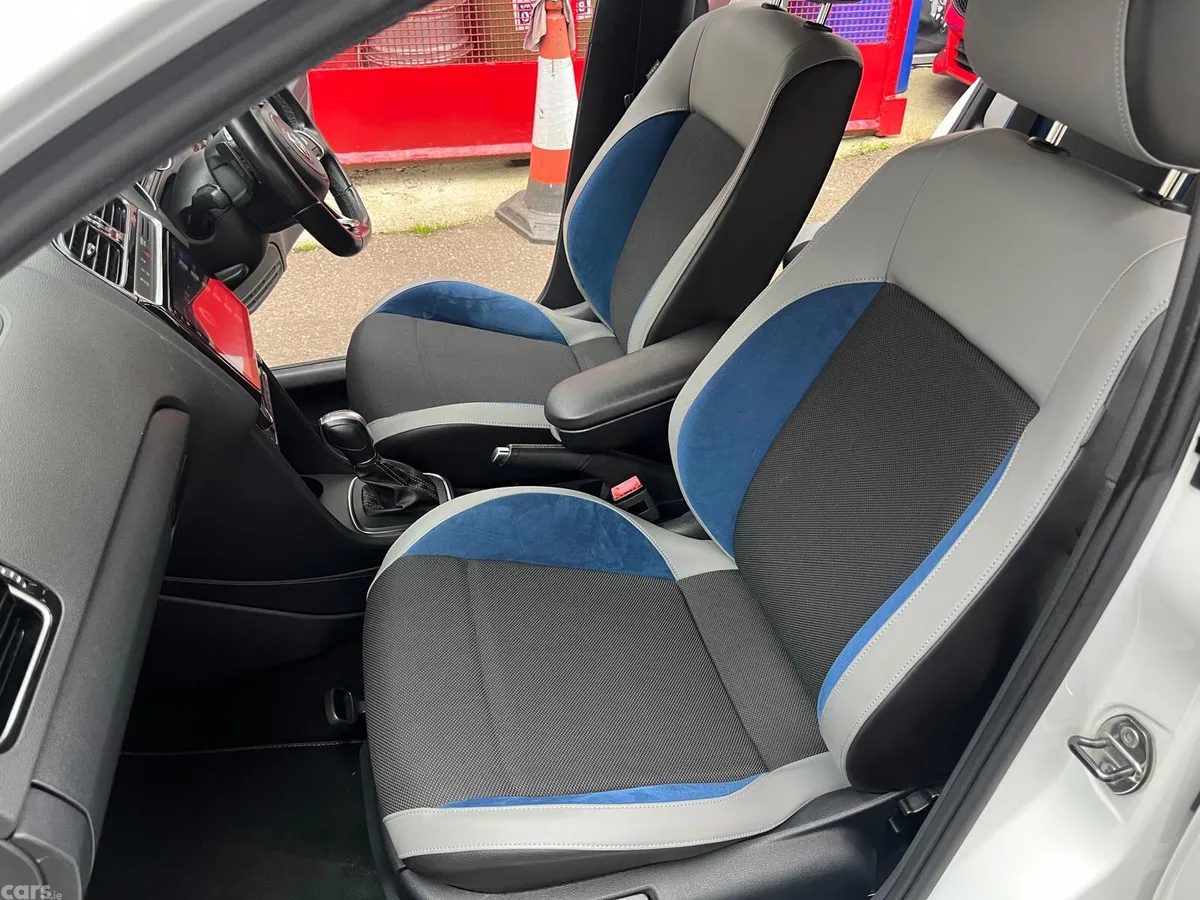 Volkswagen Polo Hatchback, Petrol, 2015, White