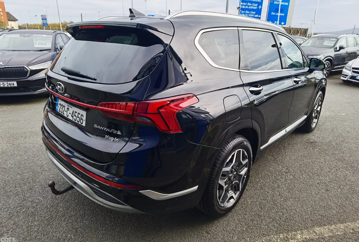 Hyundai Santa Fe SUV, Petrol Plug-in Hybrid, 2023, Black
