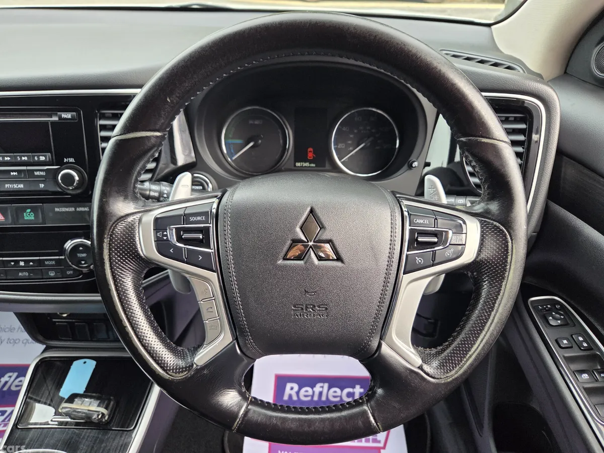 Mitsubishi Outlander SUV, Petrol Hybrid, 2016, White