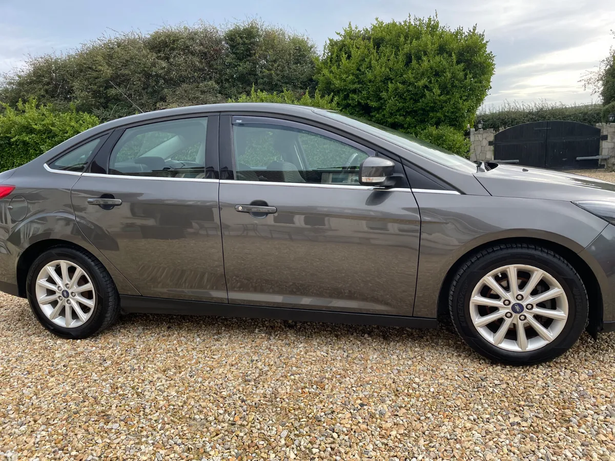 Ford Focus Saloon, Diesel, 2016, Grey