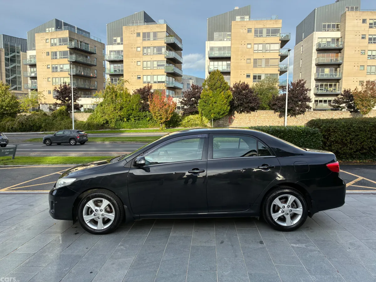 Toyota Corolla Saloon, Diesel, 2012, Black