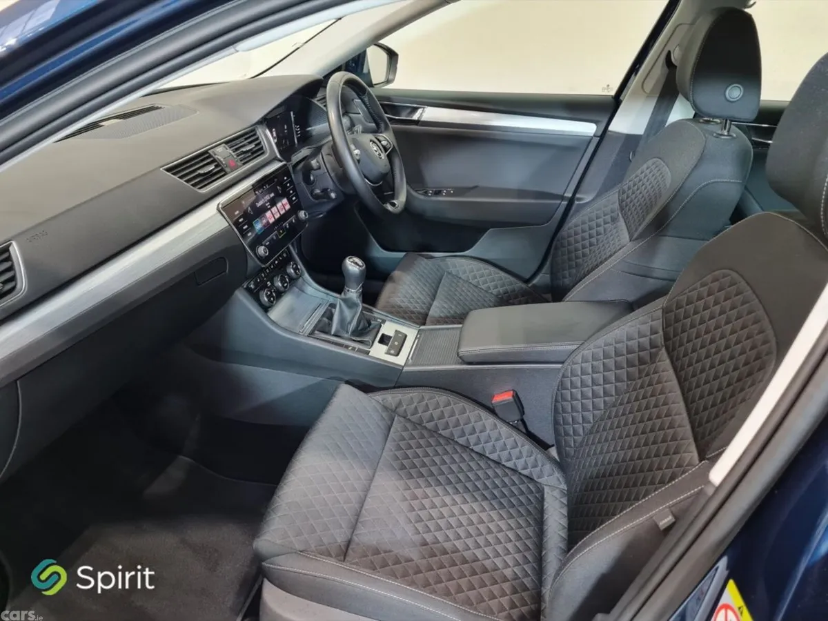 Skoda Superb Saloon, Petrol, 2023, Blue