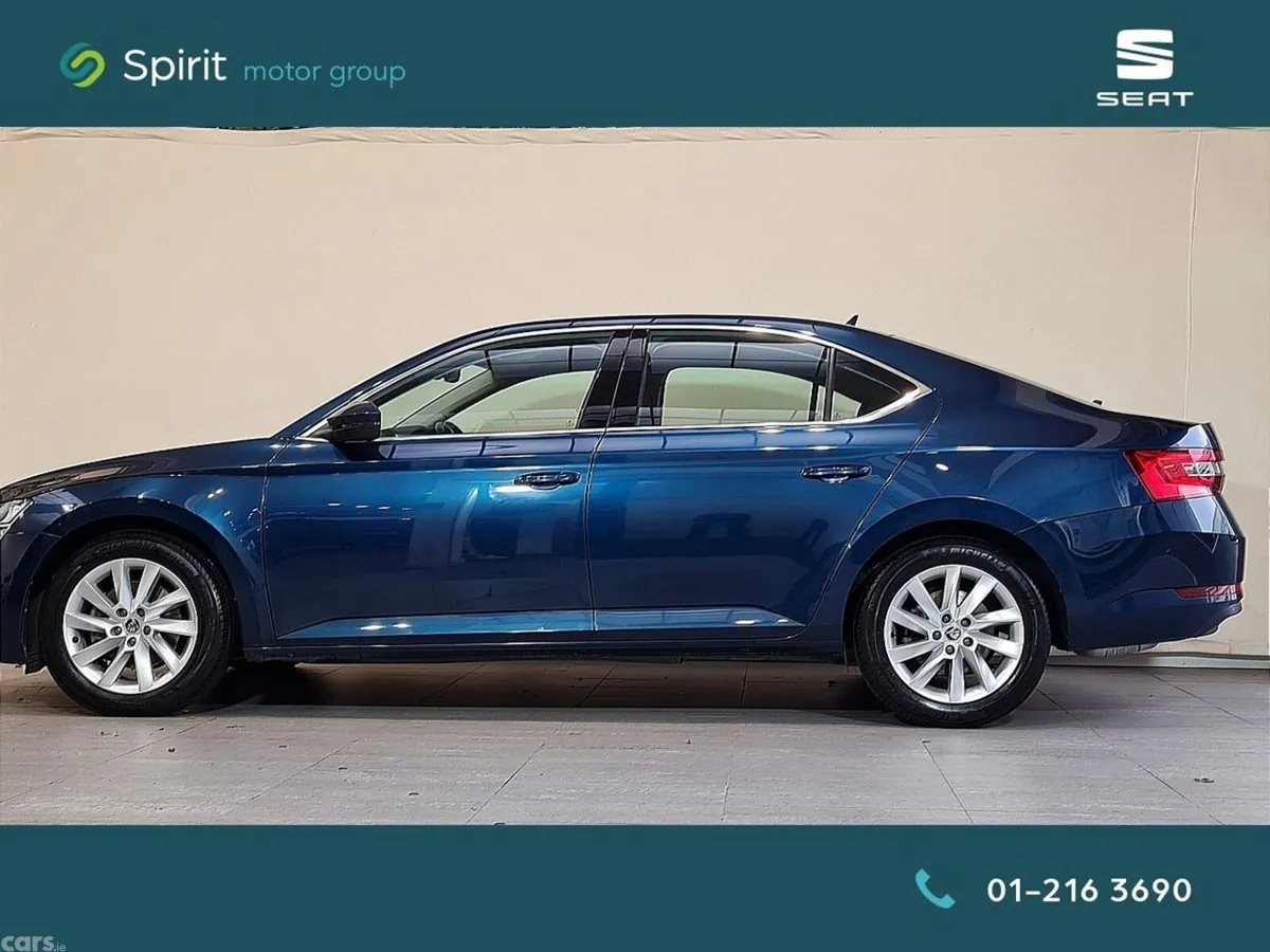 Skoda Superb Saloon, Petrol, 2023, Blue