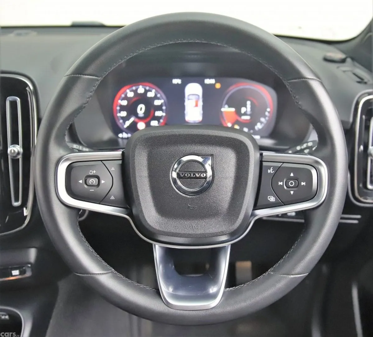Volvo XC40 SUV, Petrol Plug-in Hybrid, 2023, White