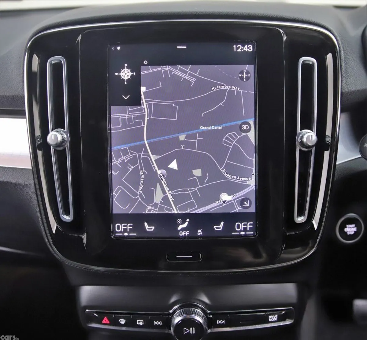 Volvo XC40 SUV, Petrol Plug-in Hybrid, 2023, White