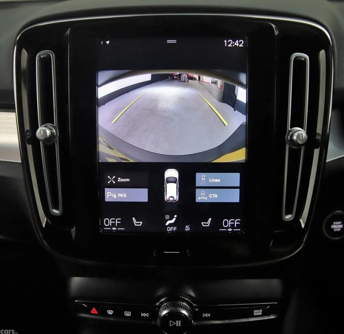Volvo XC40 SUV, Petrol Plug-in Hybrid, 2023, White