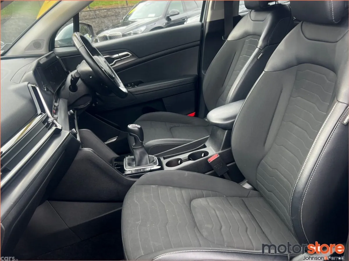 Kia Sportage SUV, Diesel Hybrid, 2023, Grey