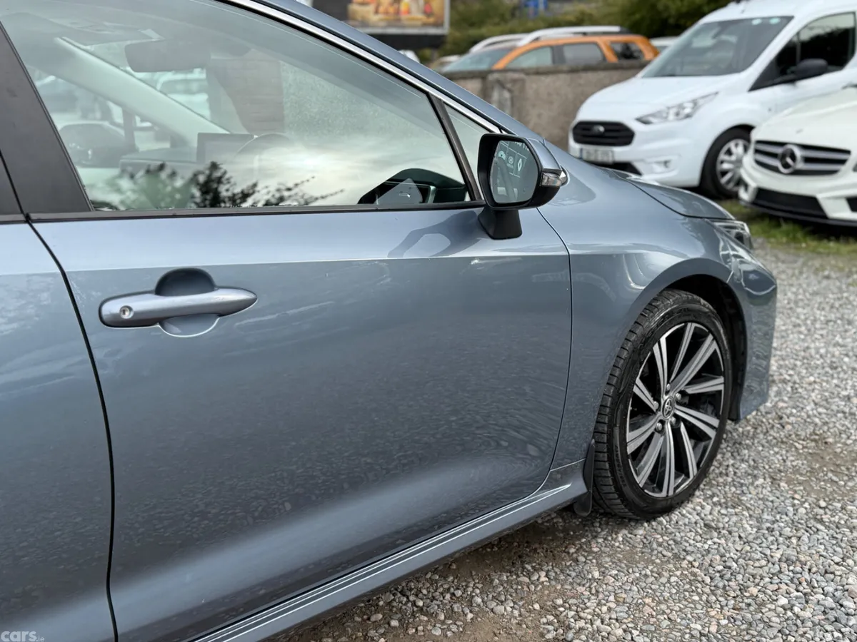 Toyota Corolla Saloon, Petrol Hybrid, 2022, Grey