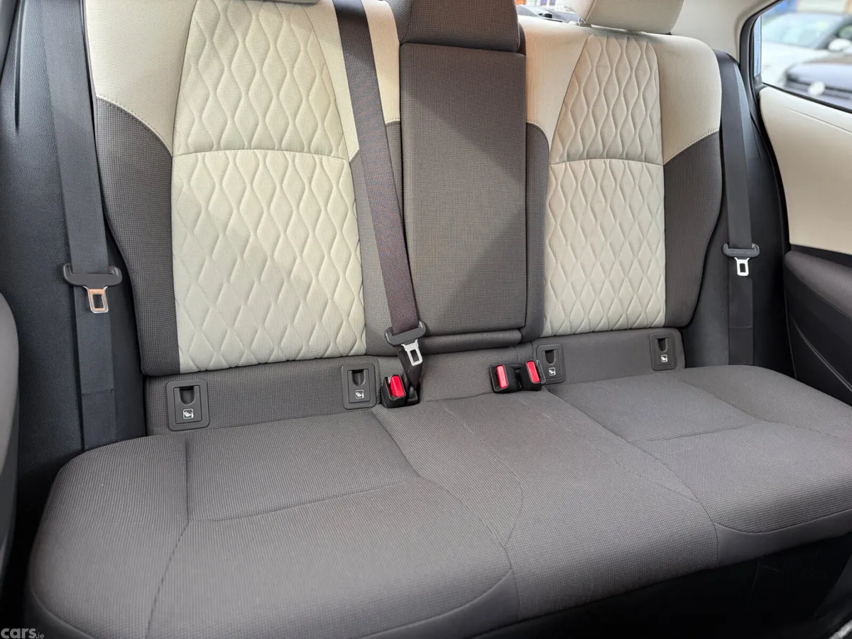 Toyota Corolla Saloon, Petrol Hybrid, 2022, Grey