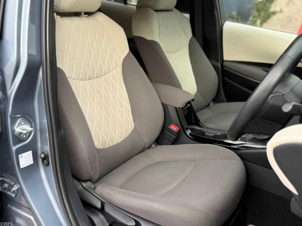 Toyota Corolla Saloon, Petrol Hybrid, 2022, Grey