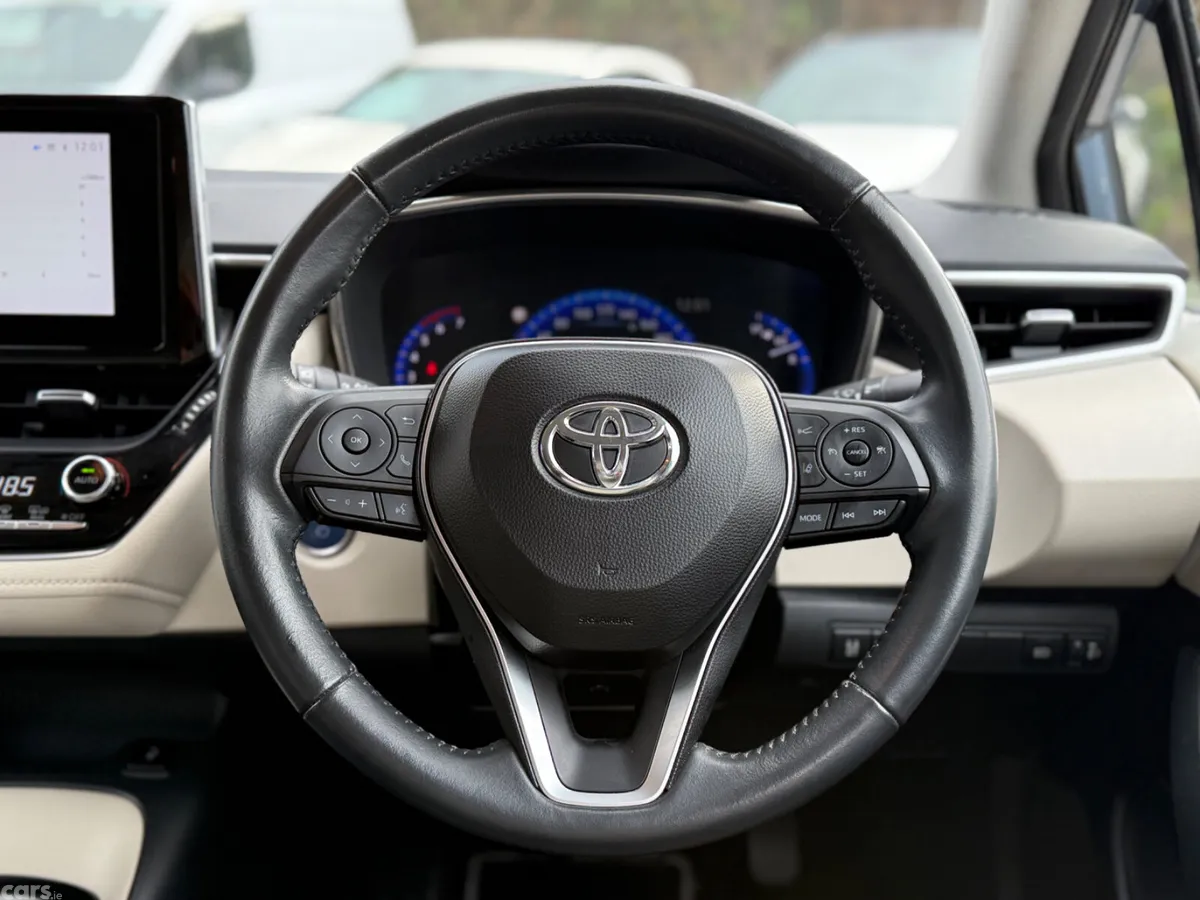 Toyota Corolla Saloon, Petrol Hybrid, 2022, Grey