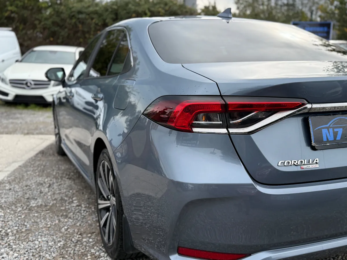 Toyota Corolla Saloon, Petrol Hybrid, 2022, Grey