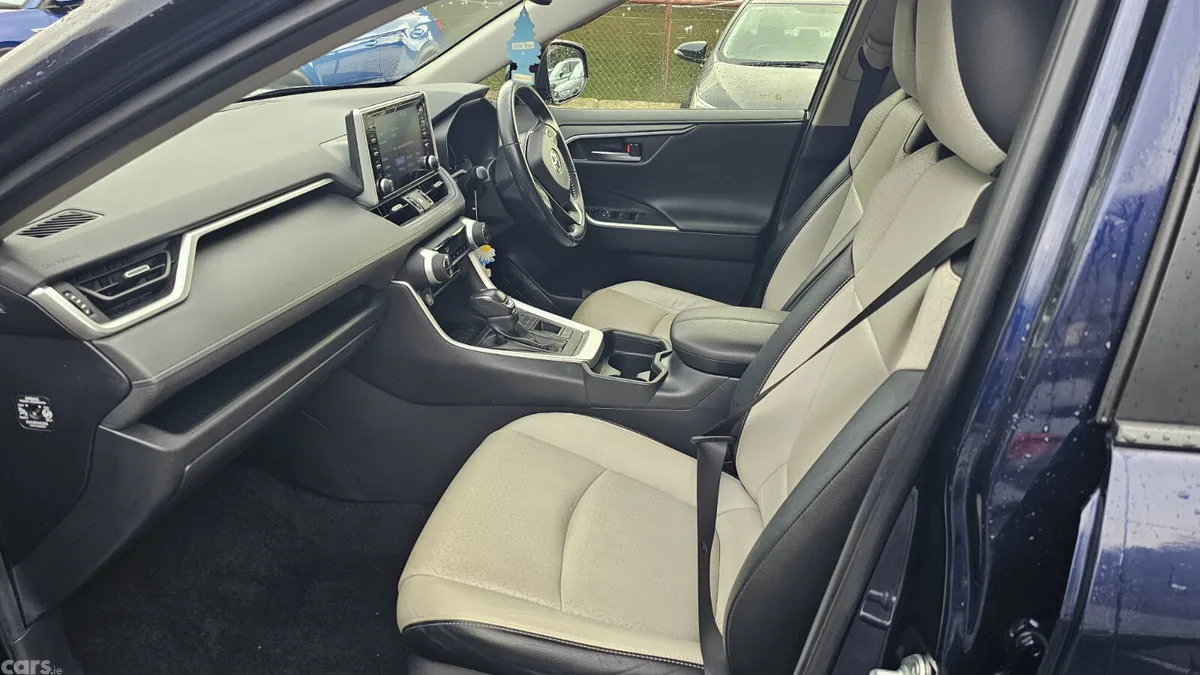 Toyota RAV4 SUV, Petrol Hybrid, 2019, Blue