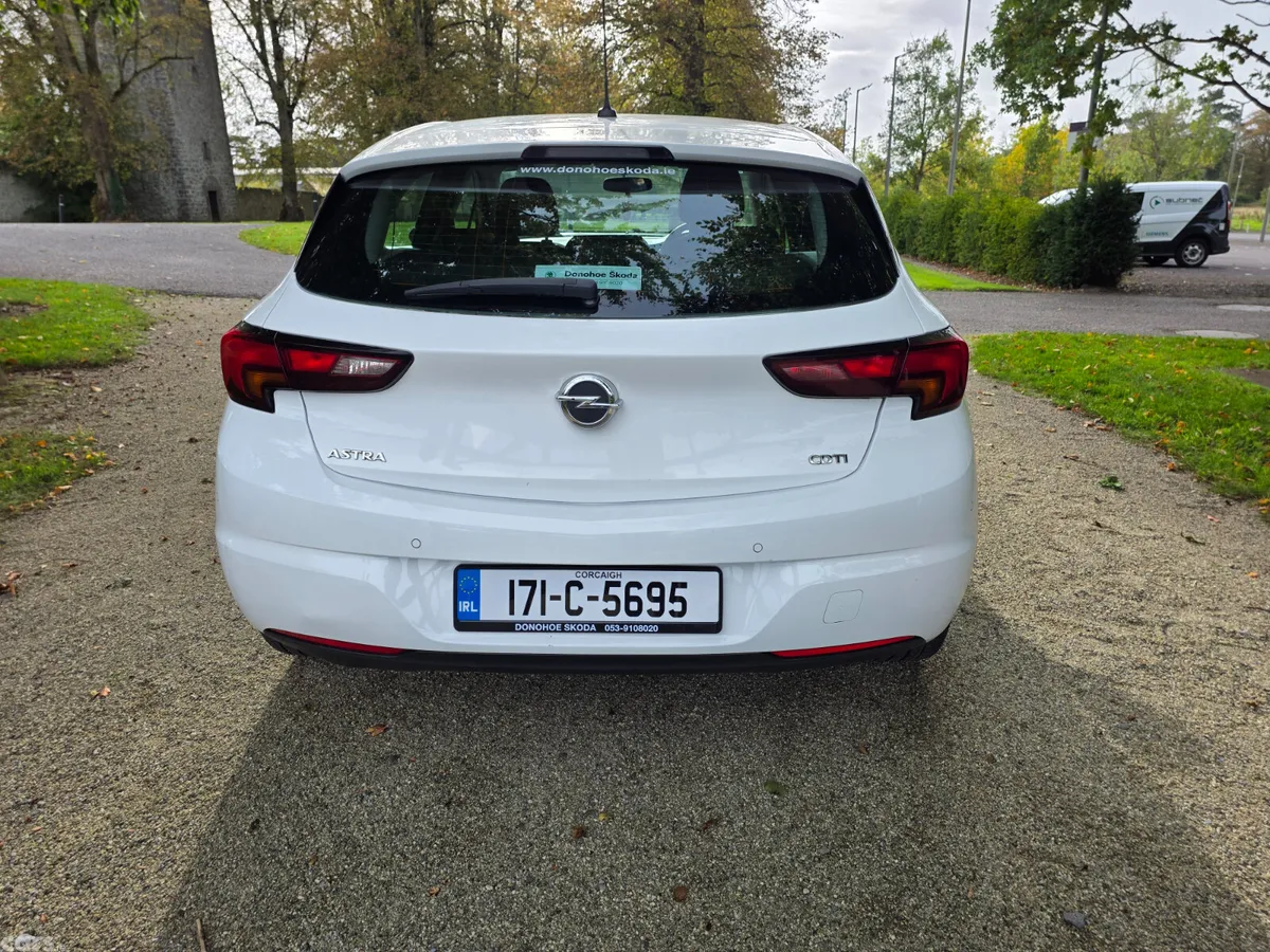 Opel Astra Hatchback, Diesel, 2017, White
