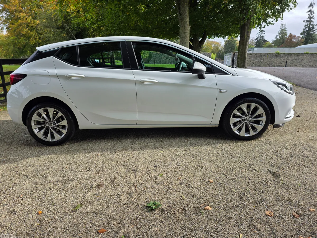 Opel Astra Hatchback, Diesel, 2017, White