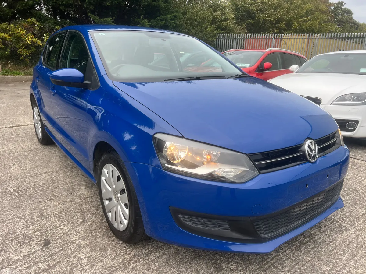 Volkswagen Polo Hatchback, Petrol, 2013, Blue