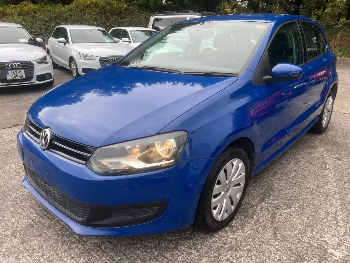 Volkswagen Polo Hatchback, Petrol, 2013, Blue