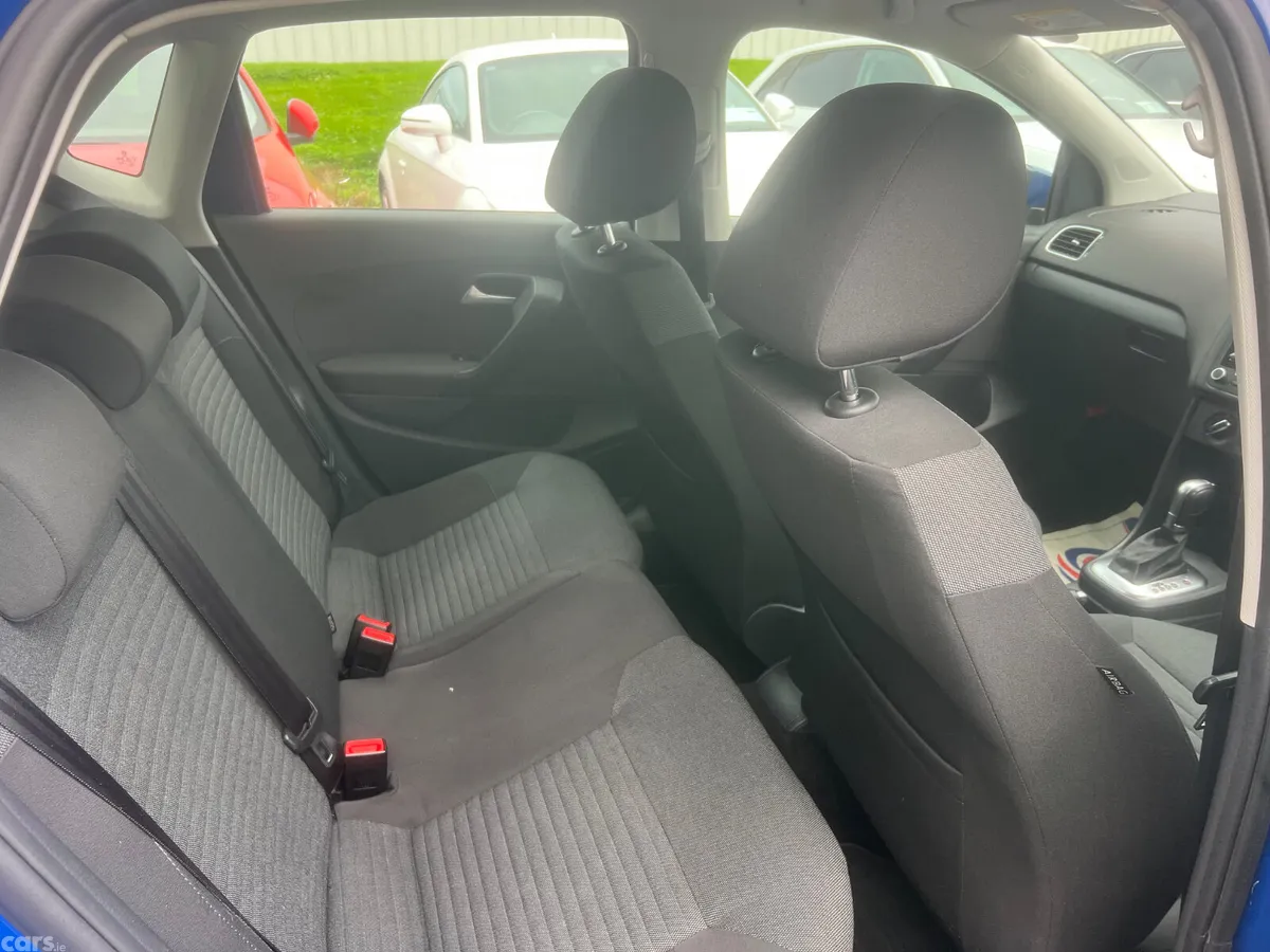 Volkswagen Polo Hatchback, Petrol, 2013, Blue