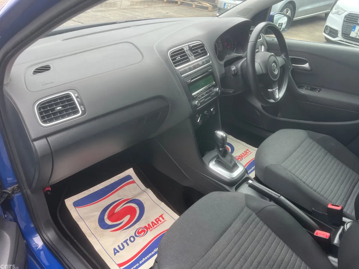 Volkswagen Polo Hatchback, Petrol, 2013, Blue