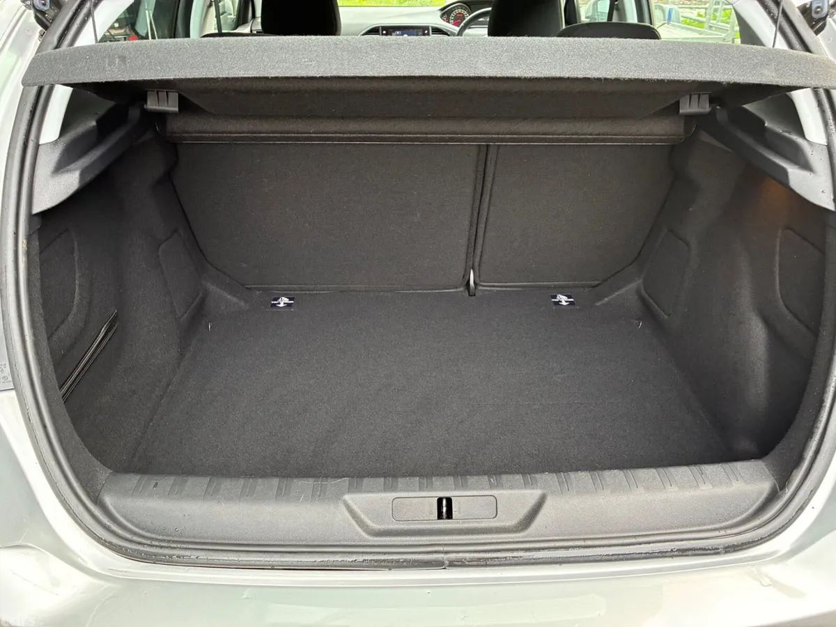 Peugeot 308 Hatchback, Petrol, 2016, Grey
