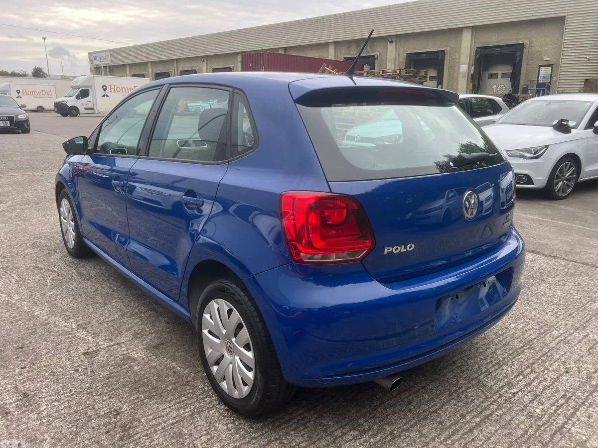 Volkswagen Polo Hatchback, Petrol, 2013, Blue