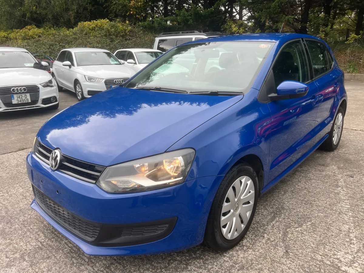 Volkswagen Polo Hatchback, Petrol, 2013, Blue