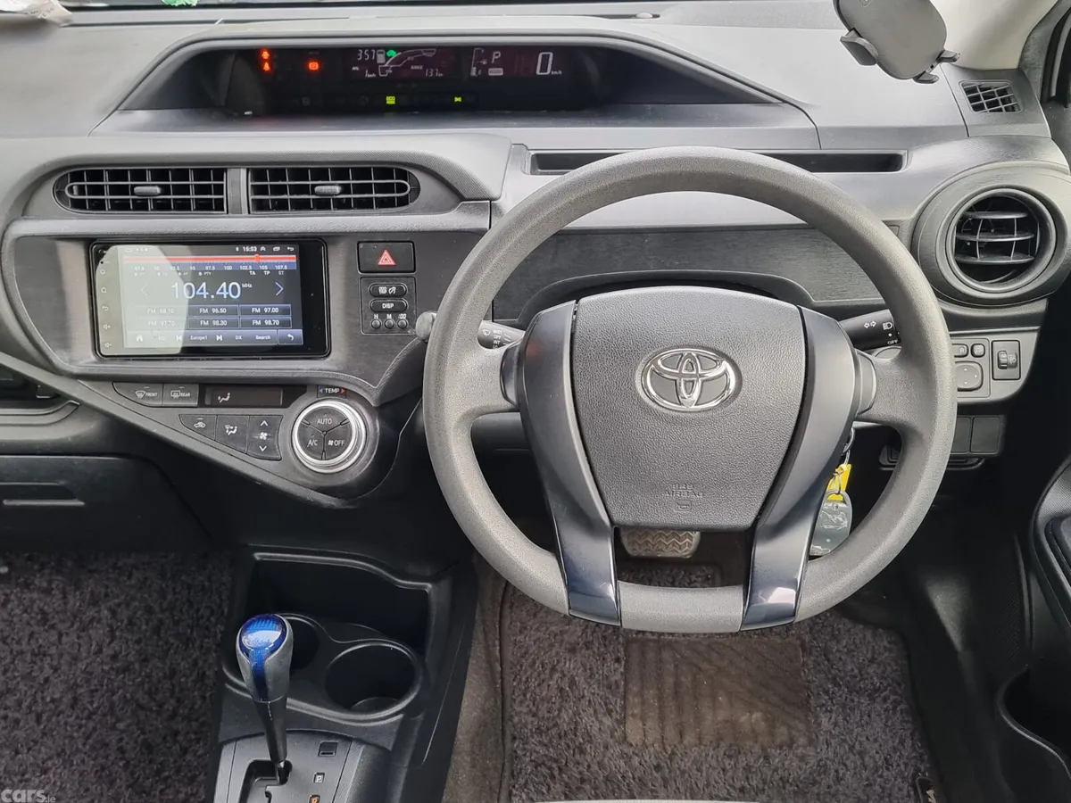 Toyota Aqua Hatchback, Petrol Hybrid, 2017, White