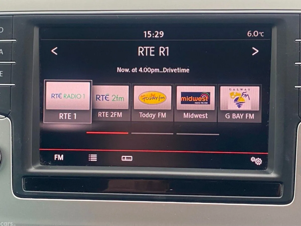 Volkswagen Passat Saloon, Diesel, 2016, Red