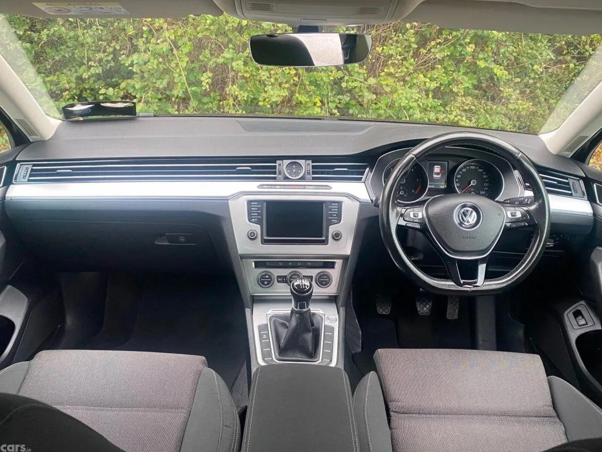 Volkswagen Passat Saloon, Diesel, 2016, Red