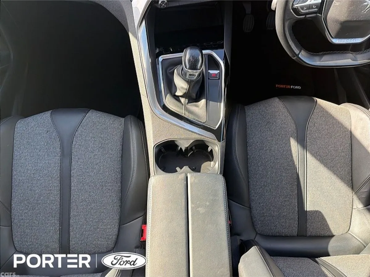 Peugeot 3008 MPV, Diesel, 2020, Black