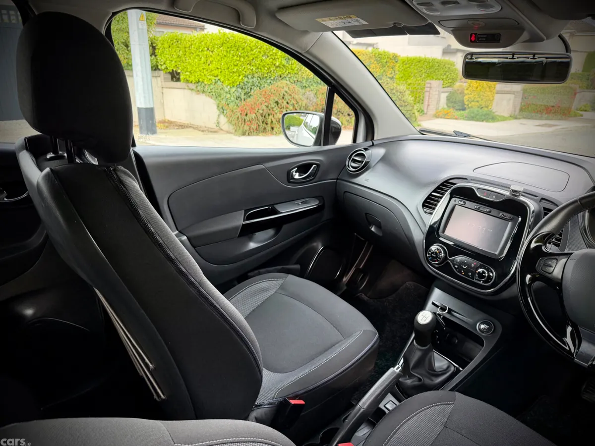 Renault Captur Hatchback, Diesel, 2015, Silver