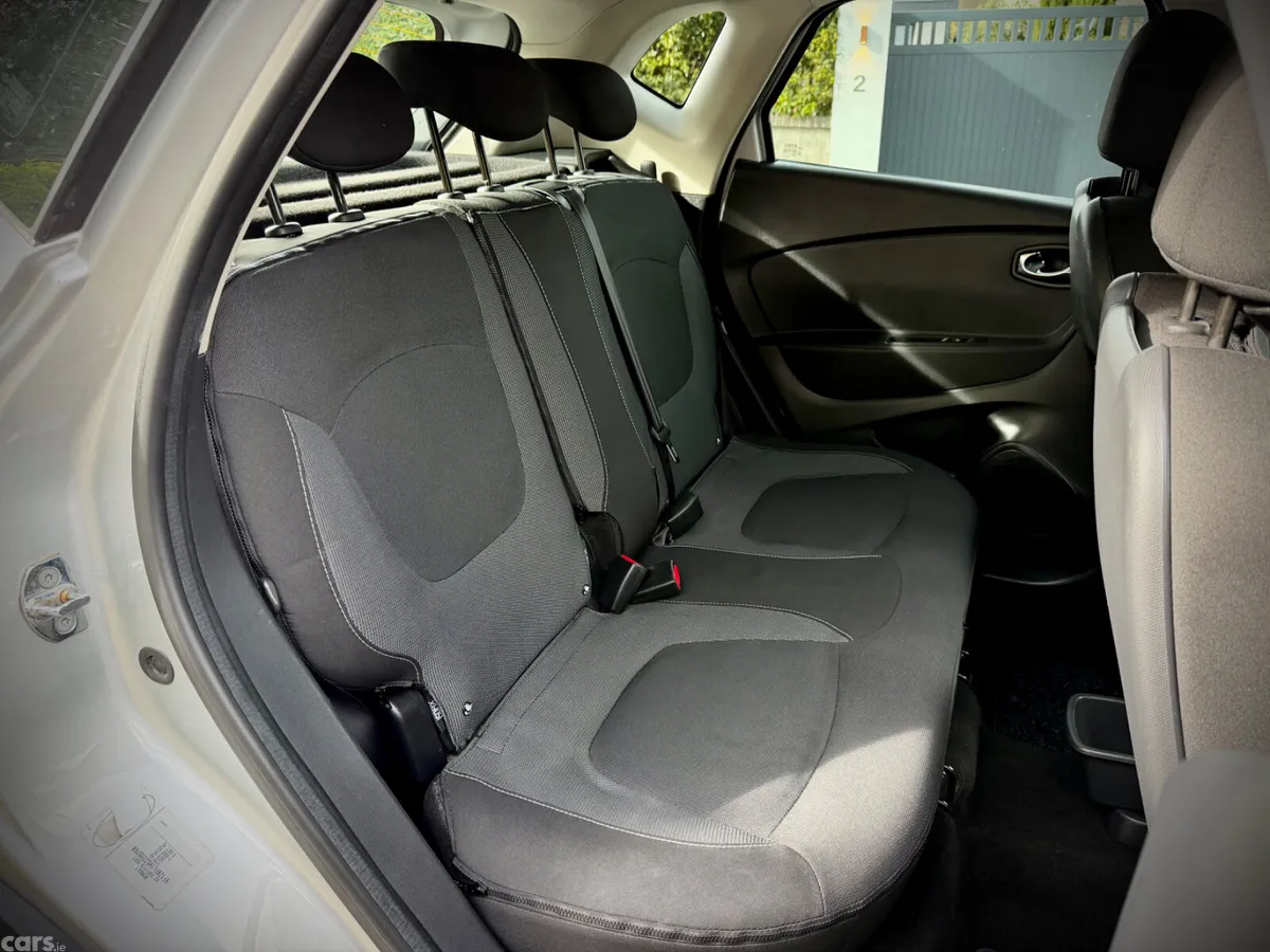 Renault Captur Hatchback, Diesel, 2015, Silver