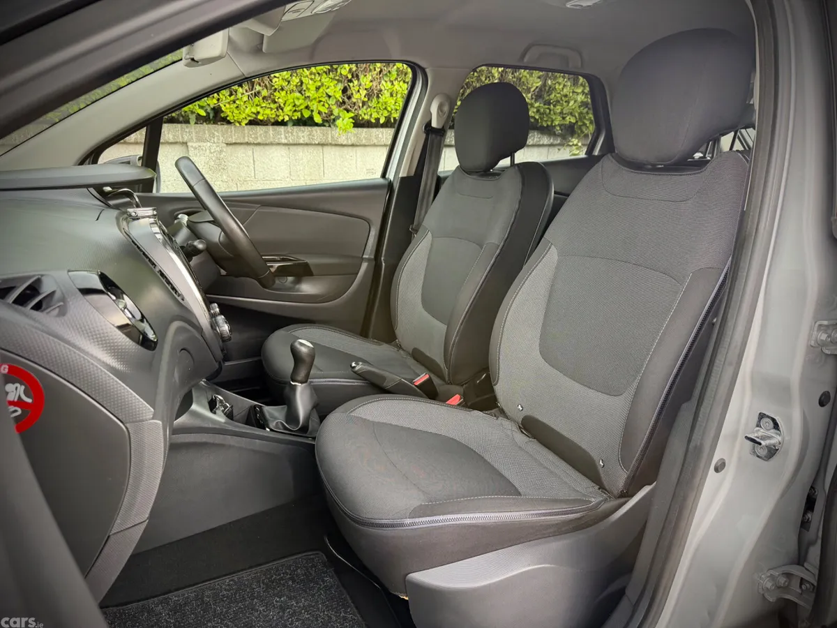 Renault Captur Hatchback, Diesel, 2015, Silver
