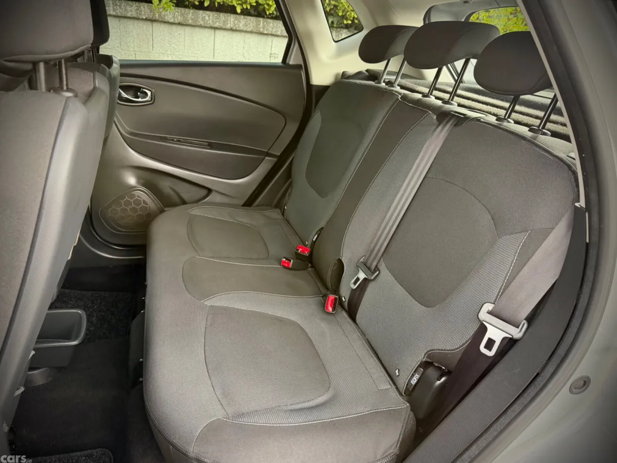 Renault Captur Hatchback, Diesel, 2015, Silver