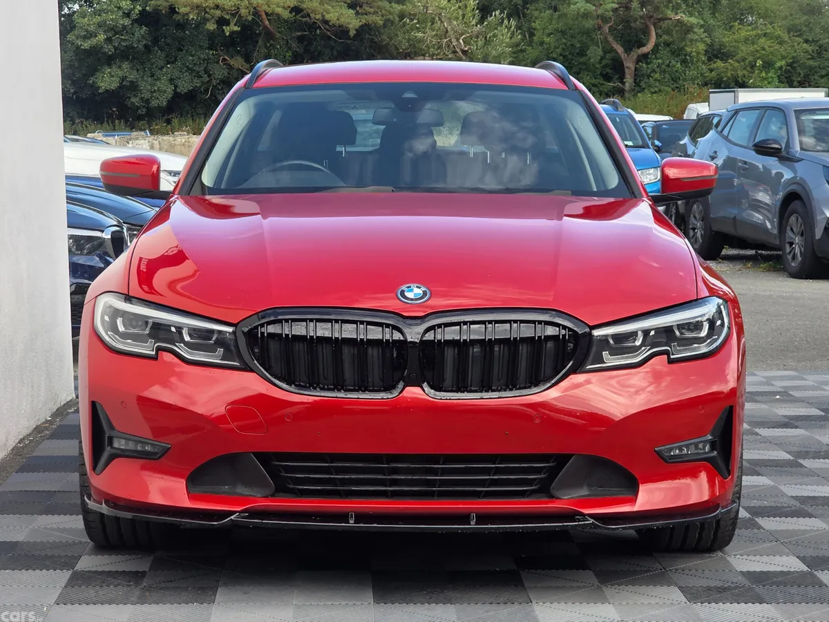 BMW 3-Series Estate, Petrol Hybrid, 2022, Red