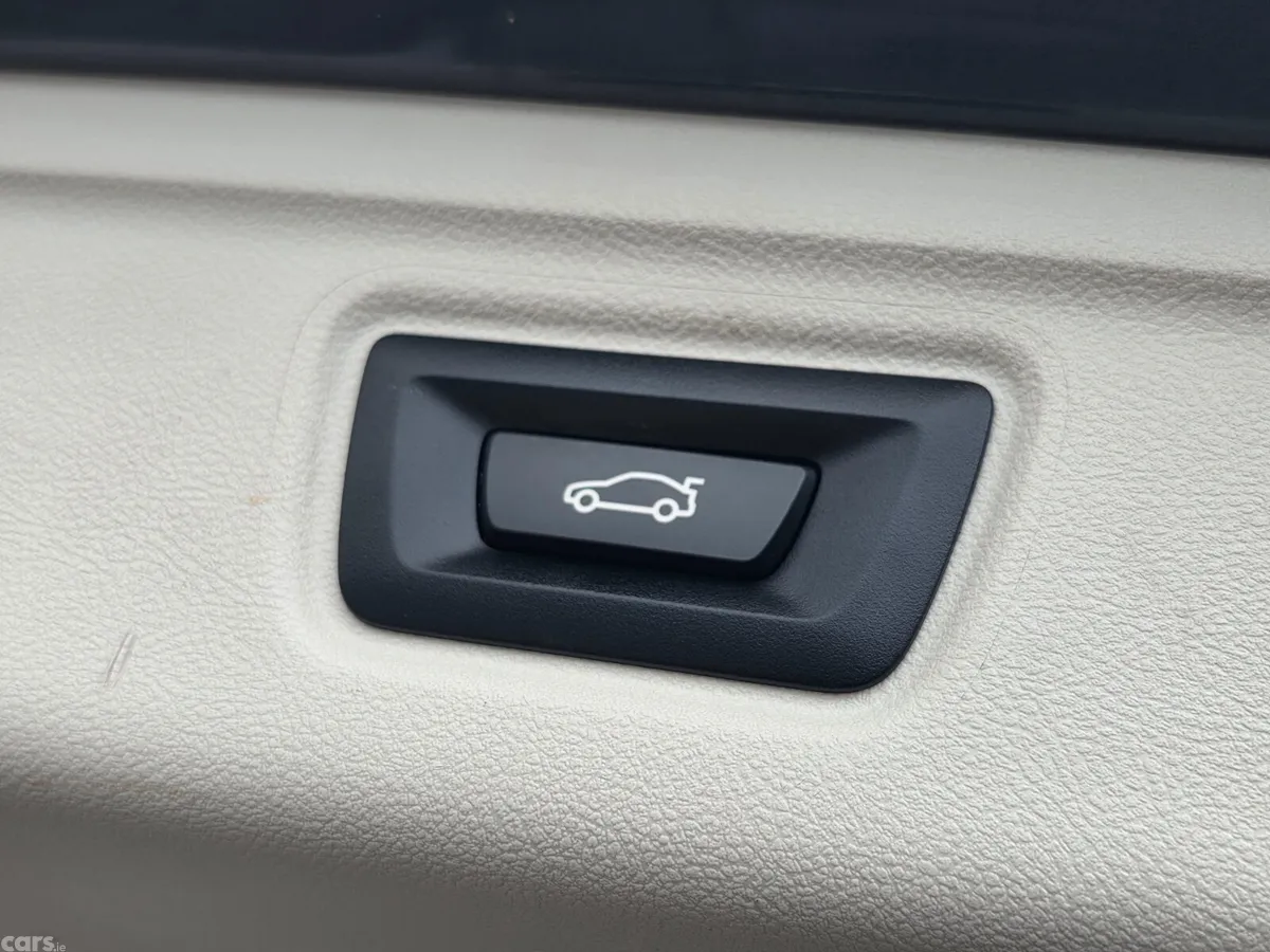 BMW 3-Series Estate, Petrol Hybrid, 2022, Grey