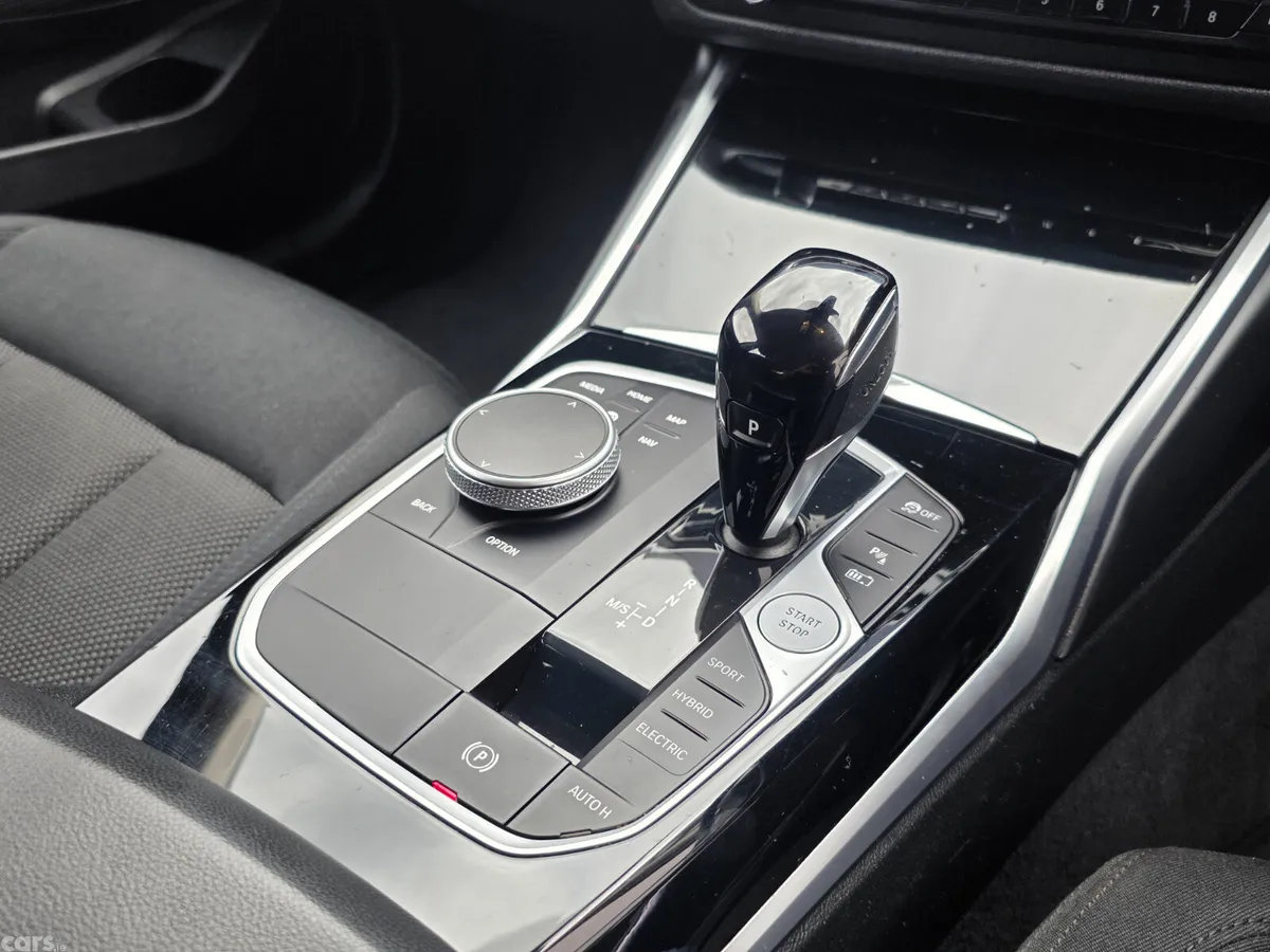 BMW 3-Series Estate, Petrol Hybrid, 2022, Grey