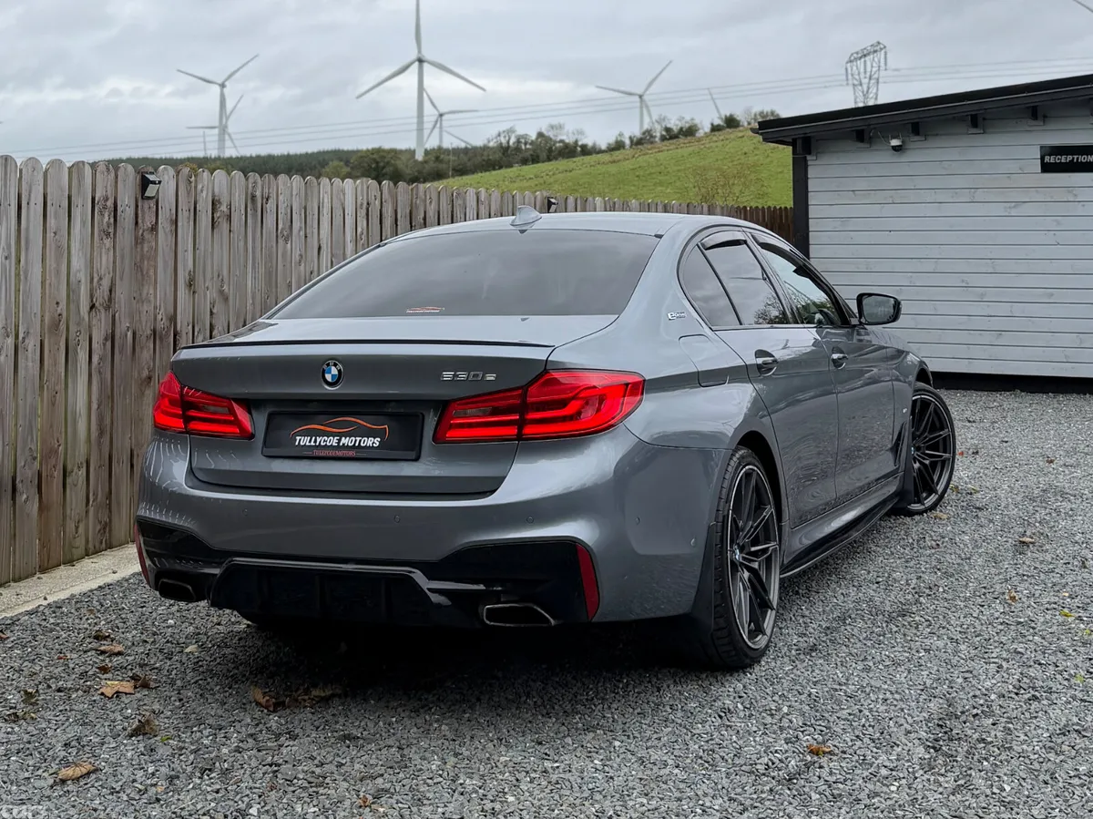 BMW 5-Series Saloon, Petrol Plug-in Hybrid, 2018, Blue