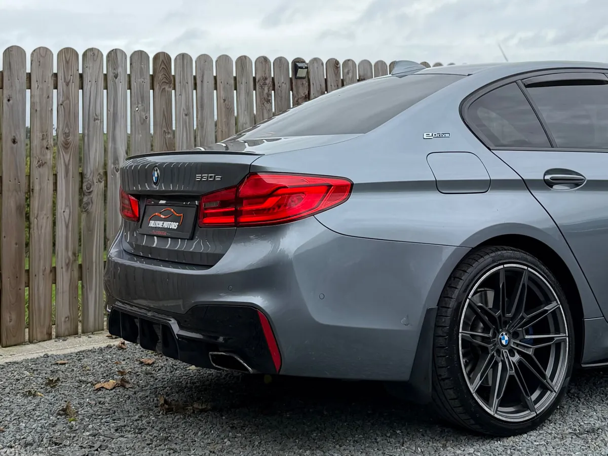 BMW 5-Series Saloon, Petrol Plug-in Hybrid, 2018, Blue