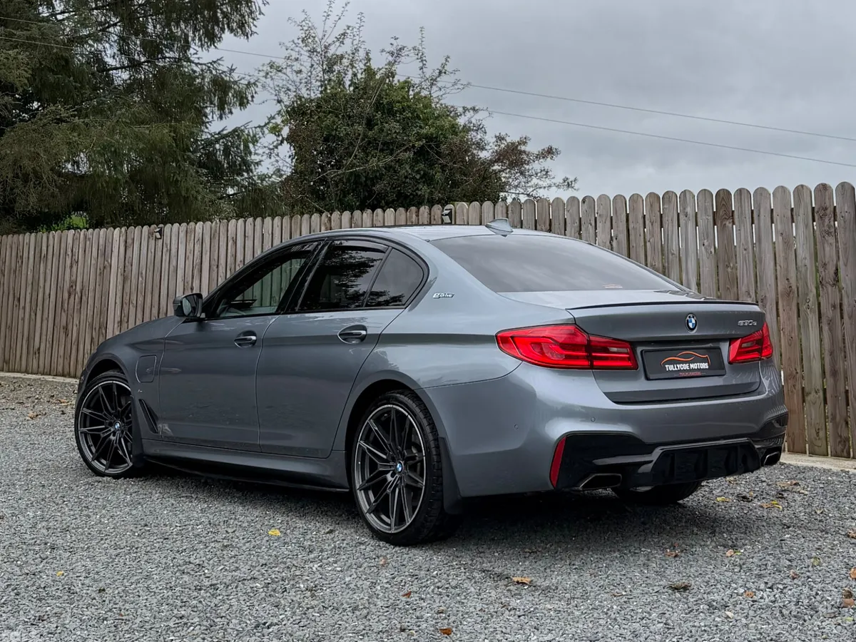BMW 5-Series Saloon, Petrol Plug-in Hybrid, 2018, Blue